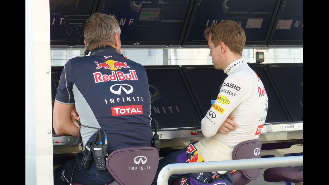 Sebastian Vettel - Red Bull - Formel 1 - Bahrain - Test - 1. März 2014