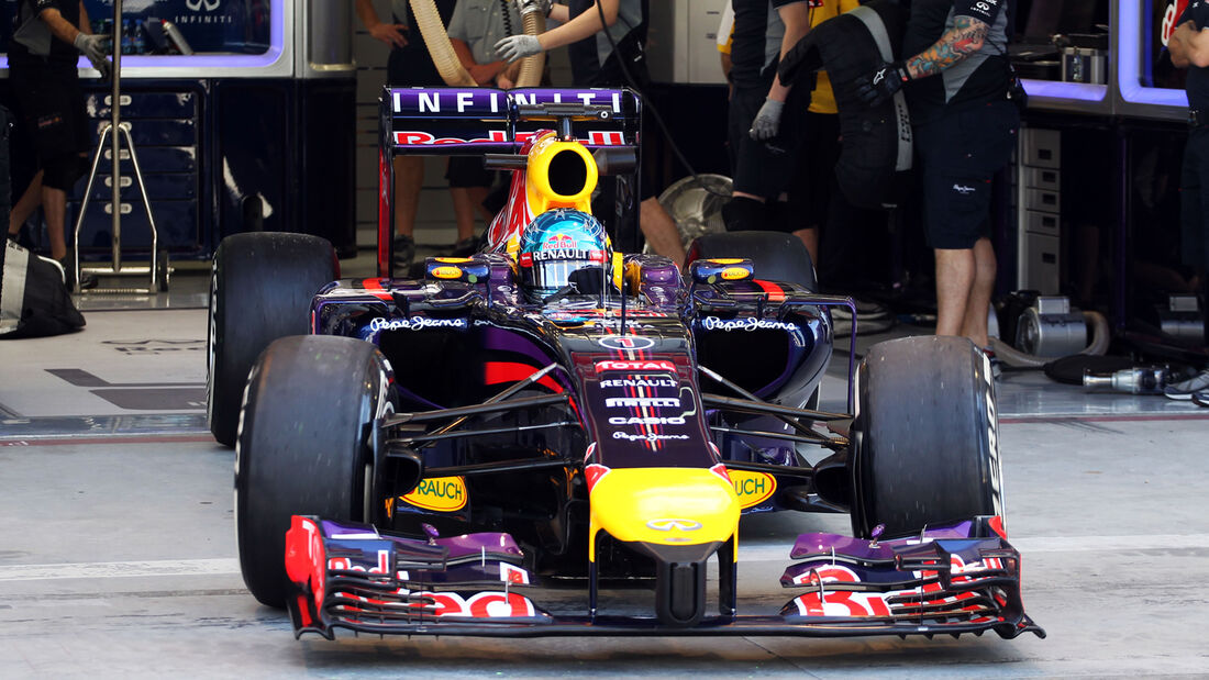 Sebastian Vettel - Red Bull - Formel 1 - Bahrain - Test - 2. März 2014