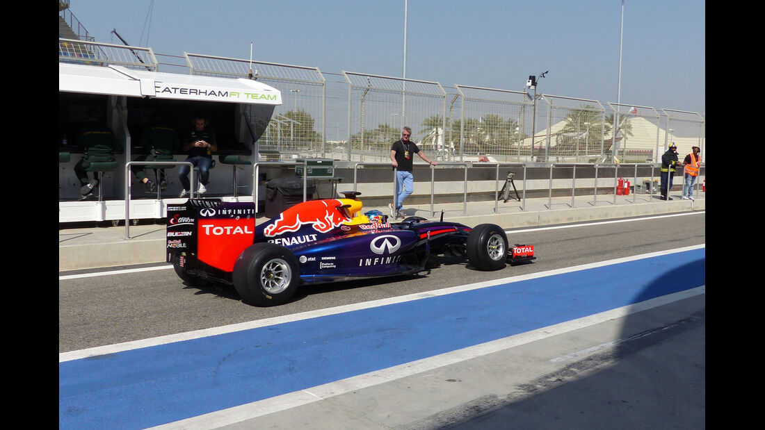 Sebastian Vettel - Red Bull - Formel 1 - Test - Bahrain - 20. Februar 2014