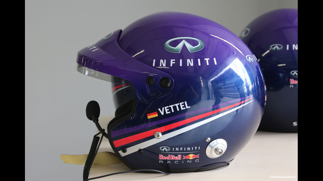 Sebastian Vettel - Sochi-Showrun - Infiniti Q50 - 2014