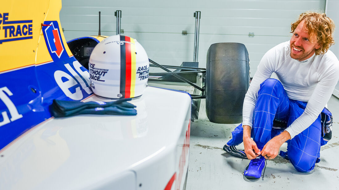 Sebastian Vettel - Williams FW14B - Nigel Mansell - Showrun Silverstone 2022