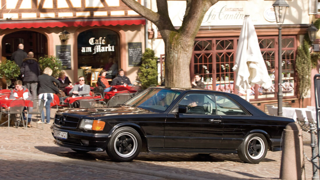 Seitenansicht eines Mercedes-Benz 500 SEC-AMG