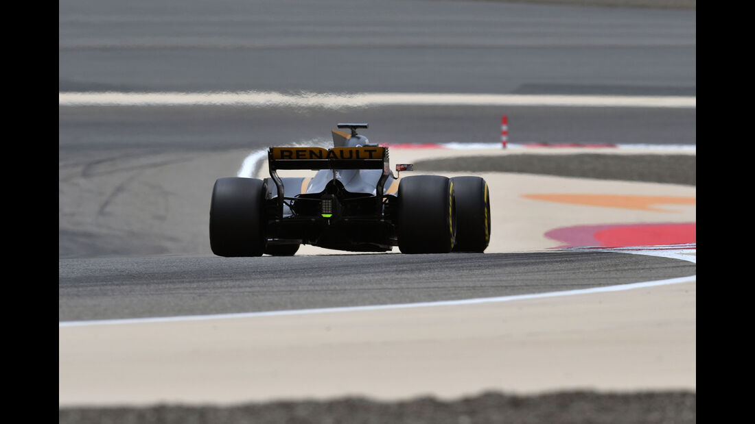 Sergey Sirotkin - Renault - Formel 1 - Testfahrten - Bahrain - Mittwoch - 19.4.2017