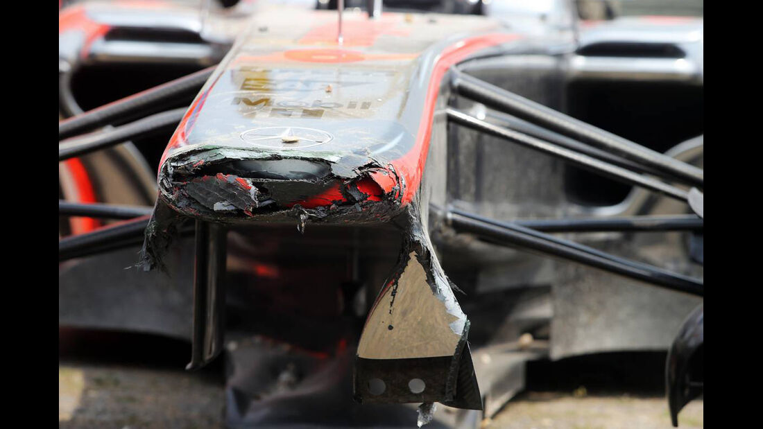 Sergio Perez Crash - Formel 1 - GP China - 12. April 2013
