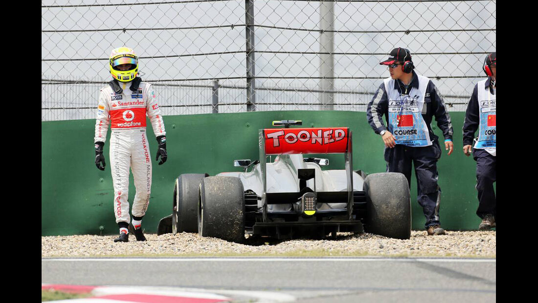 Sergio Perez Crash - Formel 1 - GP China - 12. April 2014