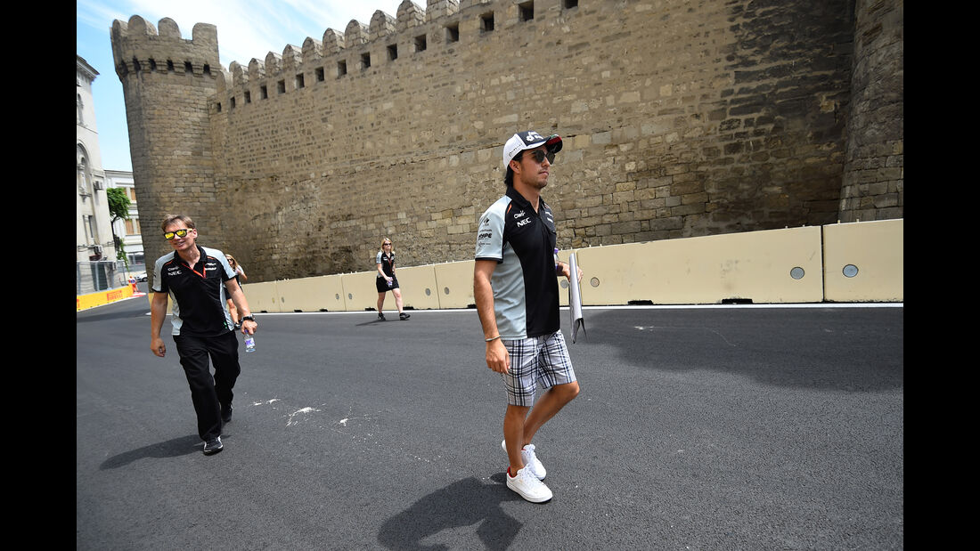 Sergio Perez - Force India - Formel 1 - GP Aserbaidschan - Baku - 16. Juni 2016