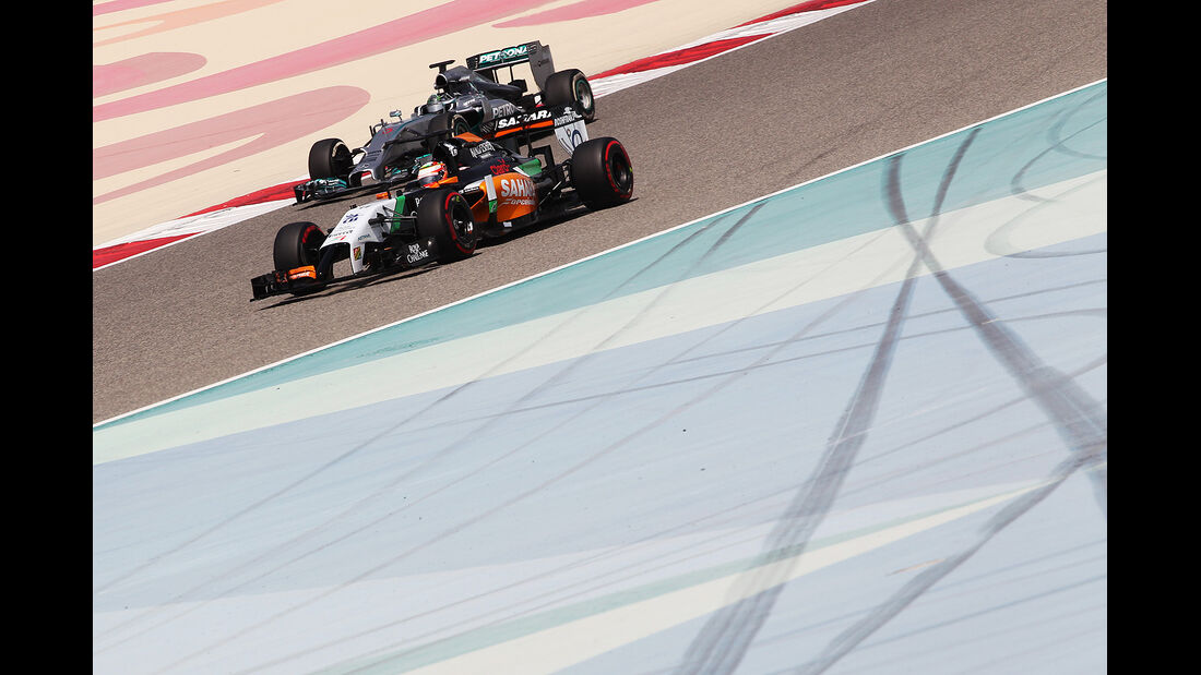 Sergio Perez - Force India - Nico Rosberg - Mercedes - Formel 1 - Test - Bahrain . 27. Februar 2014