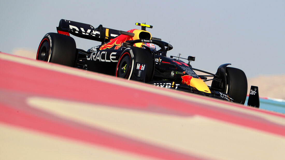 Sergio Perez - Red Bull - F1-Test Bahrain - Tag 1 - 10. März 2022