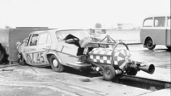 Sicherheitstechnik, Crashtest, Frontalcrash, Mercedes W108