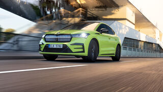 Neuvorstellung: Skoda Enyaq RS : Doppelpack mit Stecker