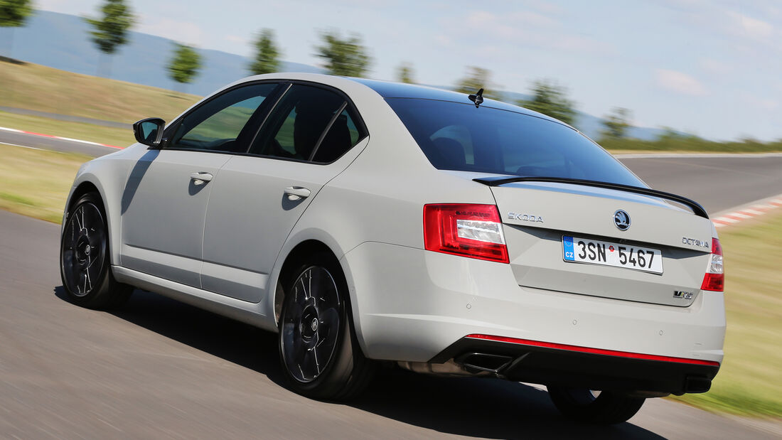 Skoda Octavia RS230 