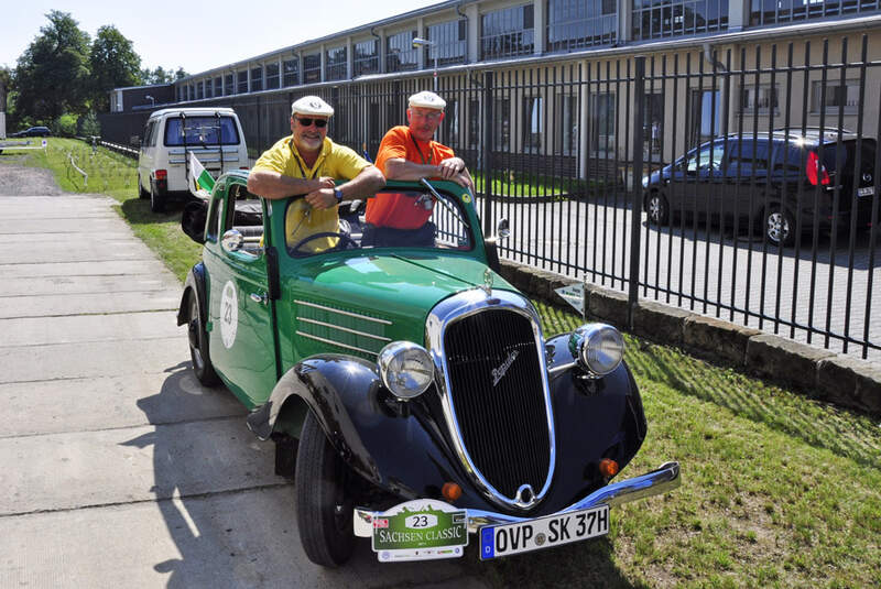 Skoda Popular bei der Sachsen Classic 2011, erste Etappe, Start in Dresden