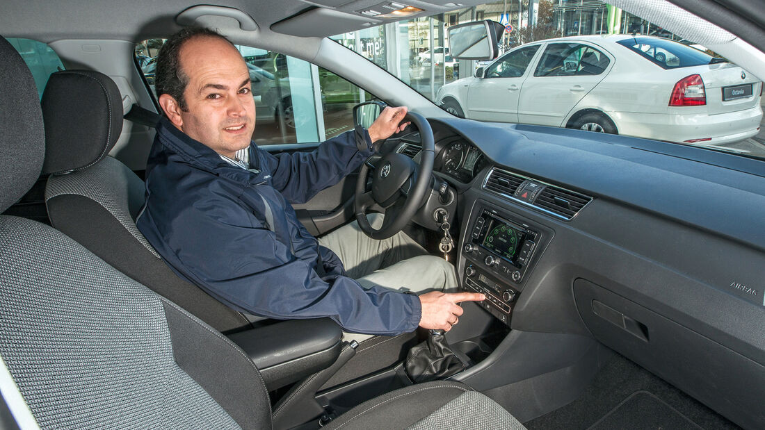 Skoda Rapid 1.2 TSI, Cockpit, Lenkrad