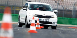 Skoda Rapid 1.2 TSI Green Tec, Frontansicht, Slalom