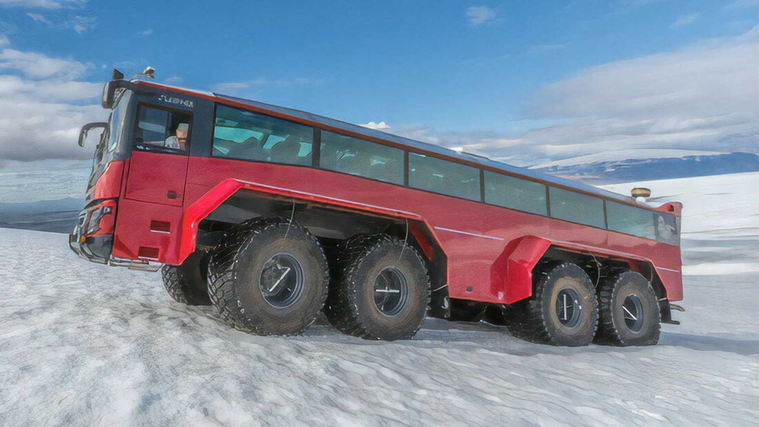 Sleipnir Glacier Truck Island 8x8 Gletscher-Bus