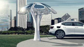 SolarBotanic Tree Elektroauto Ladesäule Baum Photovoltaik