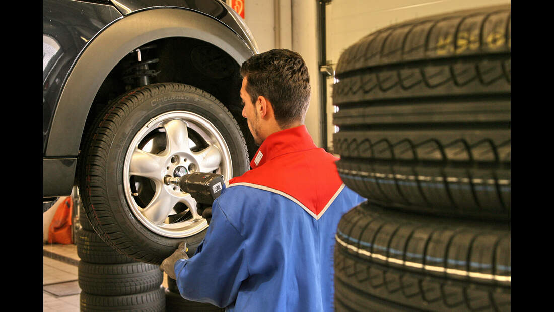 Welche Reifen auf welche Achse? Die besseren nach hinten AUTO MOTOR UND SPORT