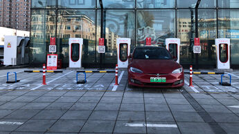 Sperrbarer Tesla-Supercharger in China