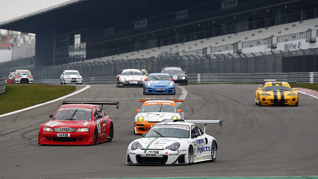 Start Finale Nürburgring; Sven Fisch (roter V8 STAR), Rene Snel (Porsche 996 GT)