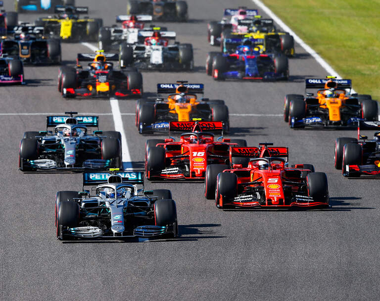 Zehn Unwichtige Fragen Zur F1 Saison Was Kostet Mercedes Der