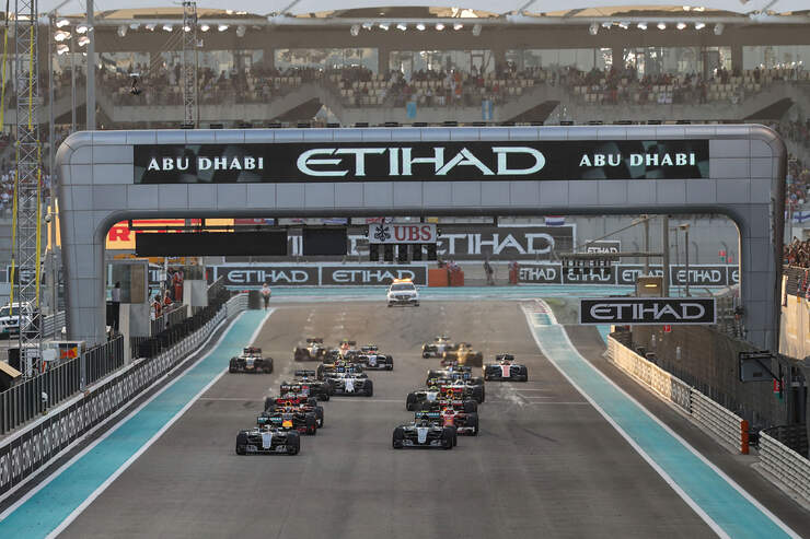 https://imgr1.auto-motor-und-sport.de/Start-Formel-1-GP-Abu-Dhabi-2016-fotoshowBig-5c382b3f-993213.jpg