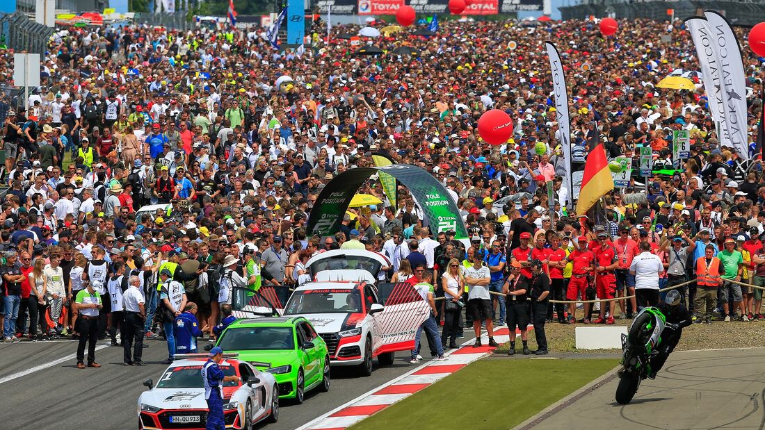 Startaufstellung - 24h Rennen Nürburgring - 22. Juni 2019