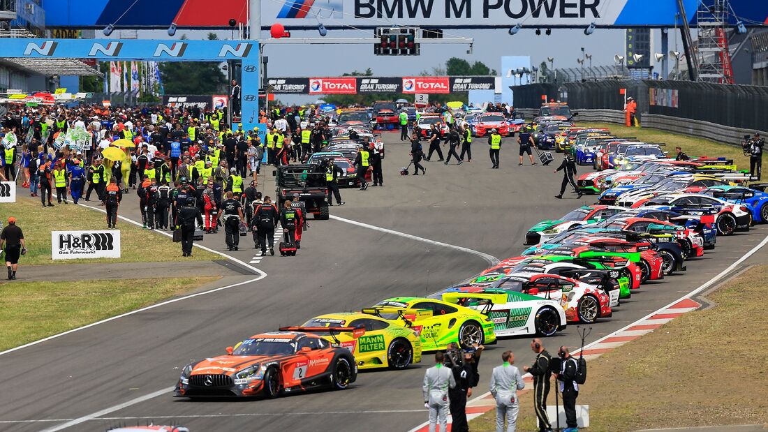 Startaufstellung - 24h Rennen Nürburgring - 22. Juni 2019