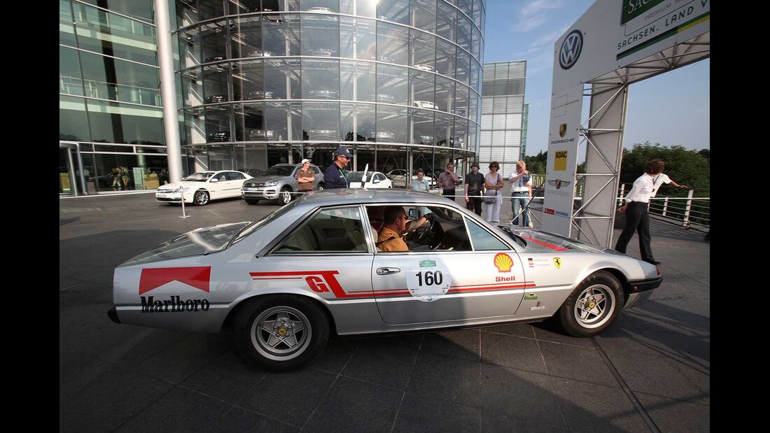 Startnummer 153: Michael Ernst Linke und Volker Schneider im Ferrari 400 GTA, 4,8 Liter, V12, 317 PS, Baujahr 1979.