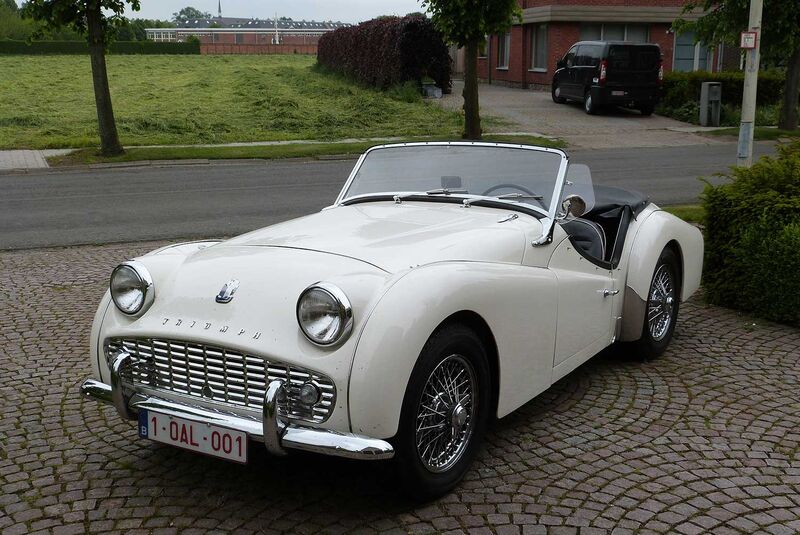 Startnummer 89: Dr. Frans Ponet im Triumph TR 3, 2 Liter, 4-Zyl. Reihe, 100 PS, Baujahr 1960.