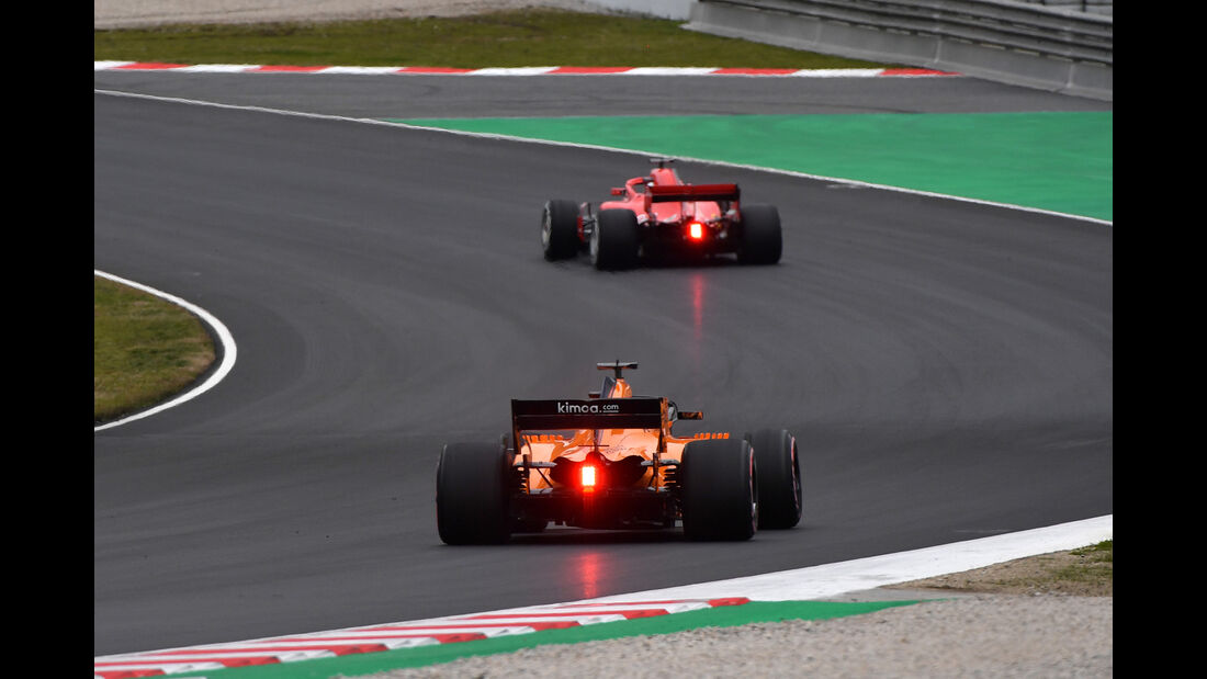 Stoffel Vandoorne - McLaren - Ferrari - F1-Test - Barcelona - Tag 2 - 27. Februar 2018
