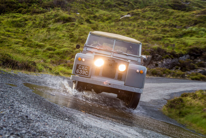 Straße in Eigenbau, Land Rover 88 Serie 2, Impression, Schottland