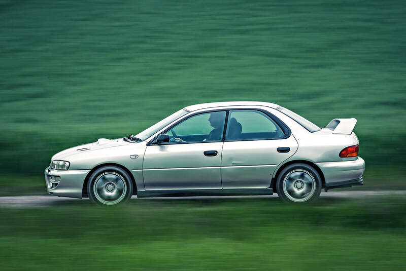 Subaru Impreza GT Turbo, Heckflügel