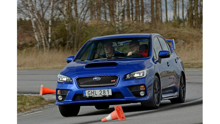 Subaru Wrx Sti Im Fahrbericht Erste Fahrt Mit Subarus Neuem Allrad Sportler Auto Motor Und Sport