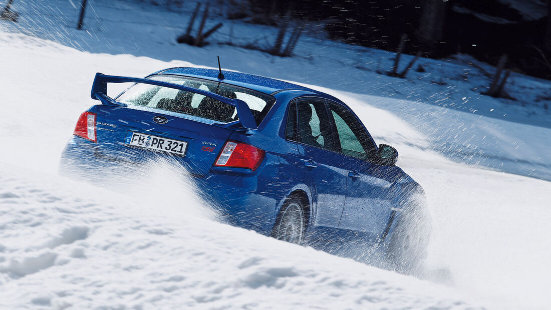Subaru WRX Sti, Heckansicht, Schnee