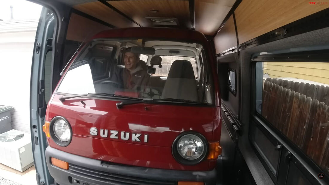 Suzuki Every im Mercedes Sprinter (Winnebago Adventure Wagon)