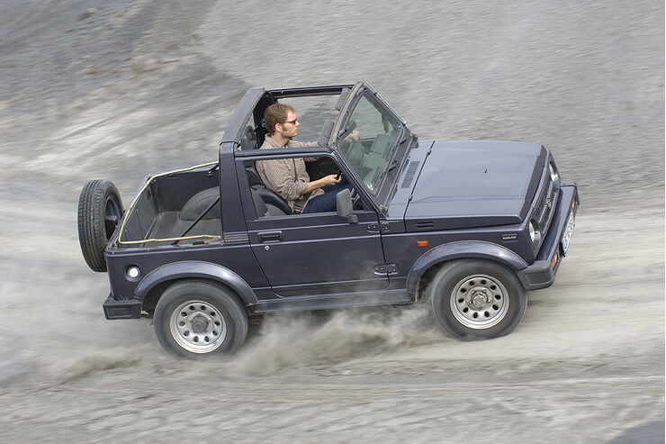 Suzuki Samurai Im Fahrbericht Minimalistischer Gelandefloh