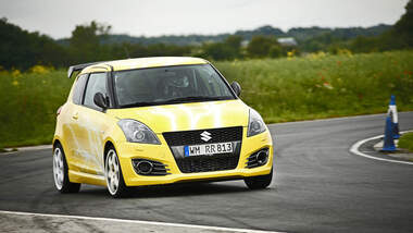 Suzuki Swift Sport Hayabusa, Kleinwagen, Umbau, Motorrad