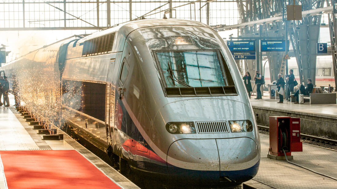 TGV im Bahnhof
