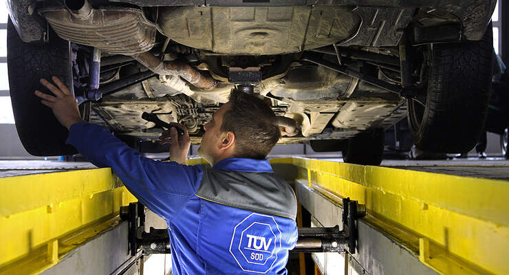 TÜV Prüfer Hauptuntersuchung