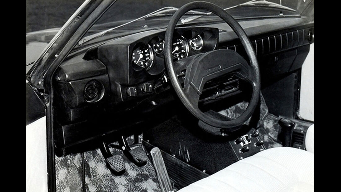Tatra T613-3 1985-91 Cockpit