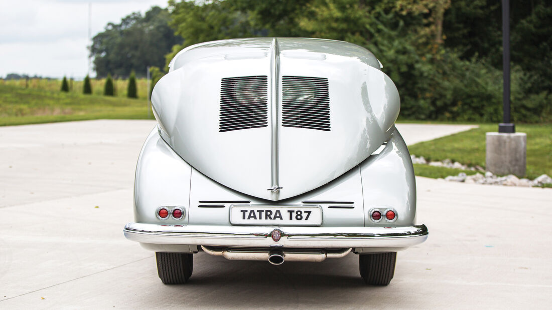 Tatra T87