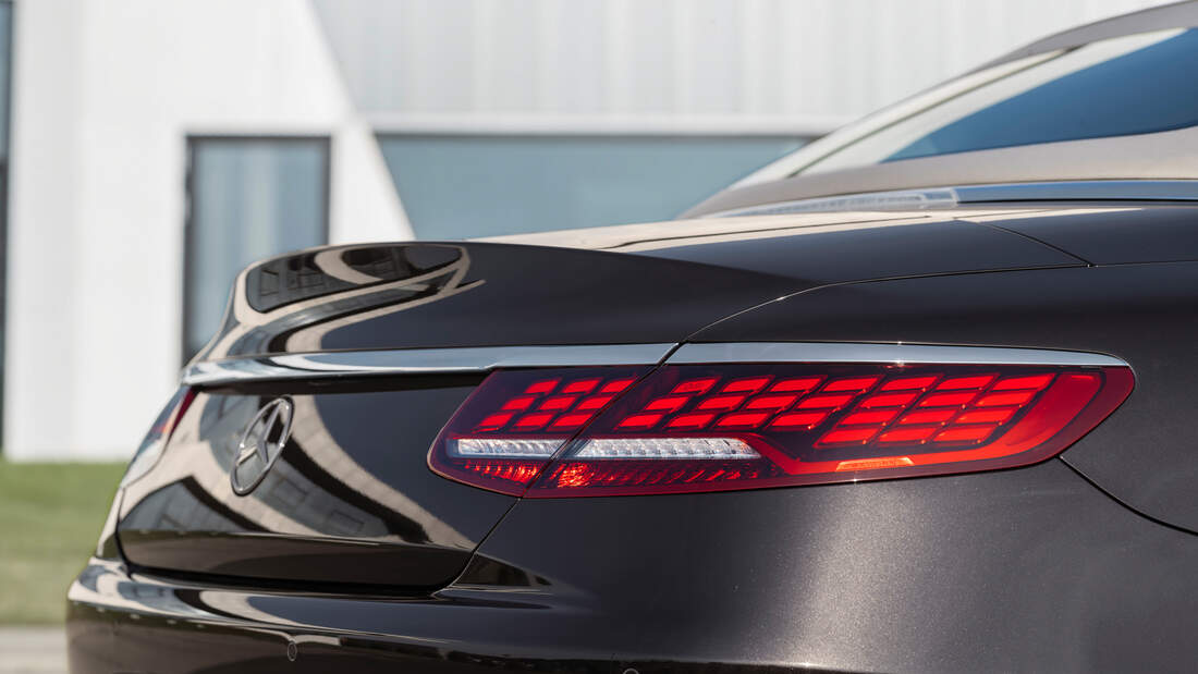 Fahrzeugbeleuchtung: OLEDs als Rücklichter | AMS Professional