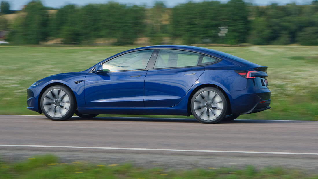 Tesla Model 3 Facelift 2033