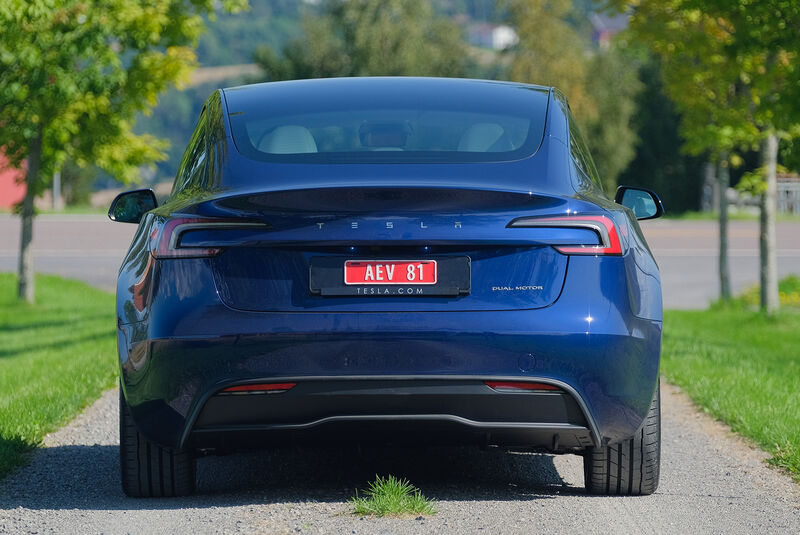 Tesla Model 3 Facelift 2034