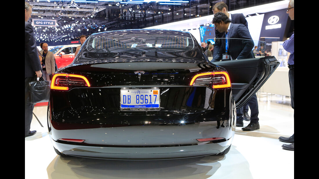 Tesla Model 3 Sitzprobe 2018