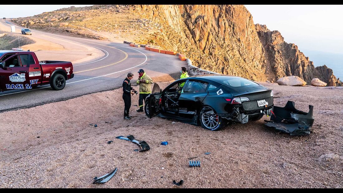 Tesla Model 3 Unplugged Performance Joshua Allan Pikes Peak crash (2020)