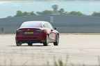Tesla Model 3 gegen BMW 330i