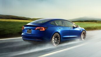 Tesla Model 3 offizielle Werksbilder Stand 10-22