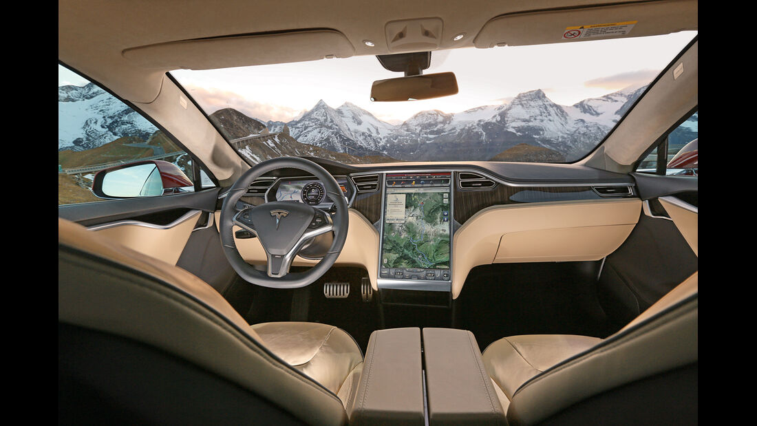 Tesla Model S, Cockpit