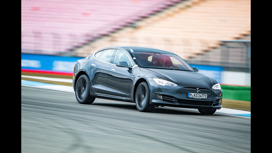 Tesla Model S P100D - Electric car - Sportwagen - Test